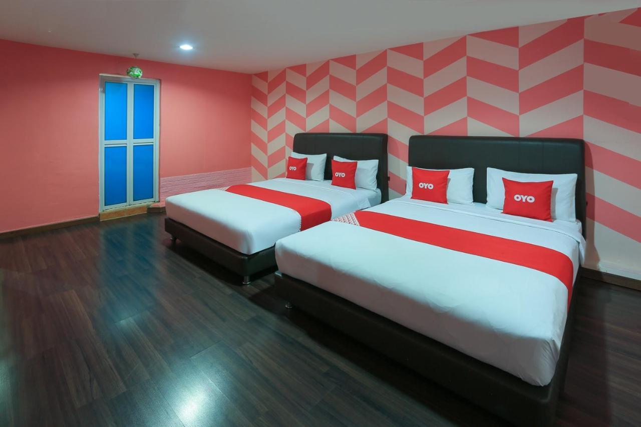 Oyo 89891 1St Inn Hotel Subang Subang Jaya Exteriör bild
